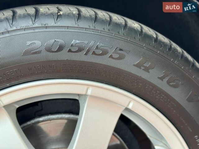 Черный Вольво В50, объемом двигателя 1.6 л и пробегом 208 тыс. км за 7900 $, фото 32 на Automoto.ua
