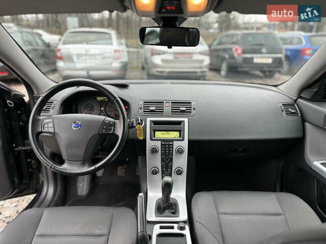 Черный Вольво В50, объемом двигателя 2 л и пробегом 212 тыс. км за 8450 $, фото 28 на Automoto.ua