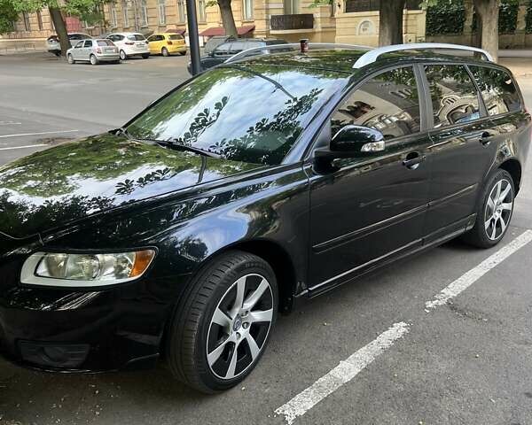 Черный Вольво В50, объемом двигателя 1.6 л и пробегом 240 тыс. км за 8600 $, фото 2 на Automoto.ua