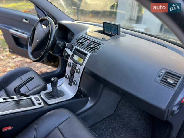 Черный Вольво В50, объемом двигателя 1.6 л и пробегом 228 тыс. км за 8999 $, фото 37 на Automoto.ua