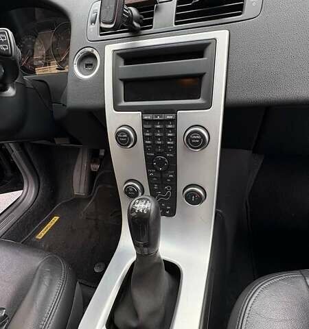 Черный Вольво В50, объемом двигателя 1.6 л и пробегом 320 тыс. км за 7800 $, фото 24 на Automoto.ua