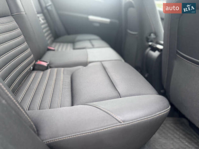 Черный Вольво В50, объемом двигателя 2 л и пробегом 200 тыс. км за 11300 $, фото 26 на Automoto.ua