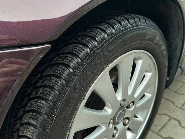 Вольво В50 2006 в Луцке на Automoto.ua Фиолетовый Вольво В50, объемом двигателя 2 л и пробегом 302 тыс. км за 3900 $, фото 13 на Automoto.ua