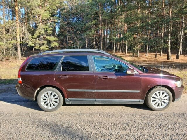 Фіолетовий Вольво V50, об'ємом двигуна 2 л та пробігом 300 тис. км за 4999 $, фото 2 на Automoto.ua