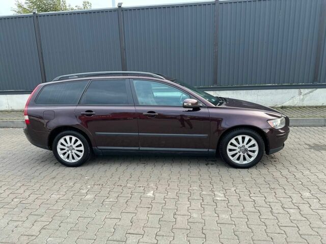 Вольво В50 2006 в Луцке на Automoto.ua Фиолетовый Вольво В50, объемом двигателя 2 л и пробегом 302 тыс. км за 3900 $, фото 5 на Automoto.ua