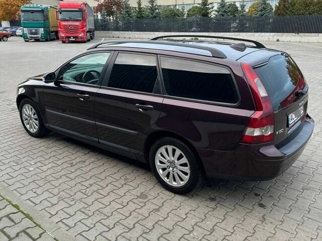 Вольво В50 2006 в Луцке на Automoto.ua Фиолетовый Вольво В50, объемом двигателя 2 л и пробегом 302 тыс. км за 3900 $, фото 14 на Automoto.ua