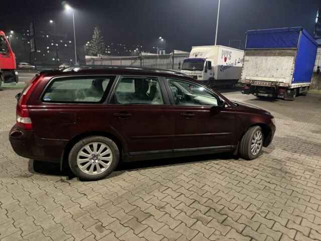 Коричневий Вольво V50, об'ємом двигуна 2 л та пробігом 300 тис. км за 2750 $, фото 2 на Automoto.ua