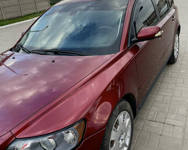 Красный Вольво В50, объемом двигателя 2 л и пробегом 309 тыс. км за 5500 $, фото 3 на Automoto.ua