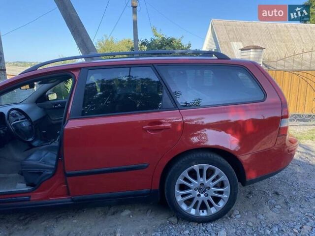 Красный Вольво В50, объемом двигателя 2 л и пробегом 170 тыс. км за 2780 $, фото 11 на Automoto.ua