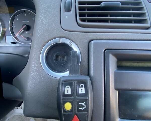 Красный Вольво В50, объемом двигателя 2 л и пробегом 170 тыс. км за 2780 $, фото 15 на Automoto.ua