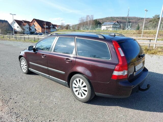 Червоний Вольво V50, об'ємом двигуна 2 л та пробігом 269 тис. км за 5500 $, фото 22 на Automoto.ua