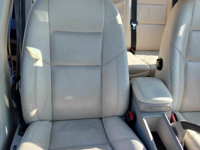 Червоний Вольво V50, об'ємом двигуна 2 л та пробігом 269 тис. км за 5500 $, фото 6 на Automoto.ua