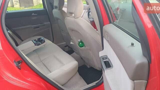 Червоний Вольво V50, об'ємом двигуна 2 л та пробігом 230 тис. км за 3500 $, фото 8 на Automoto.ua