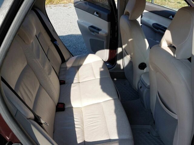 Червоний Вольво V50, об'ємом двигуна 2 л та пробігом 269 тис. км за 5500 $, фото 16 на Automoto.ua