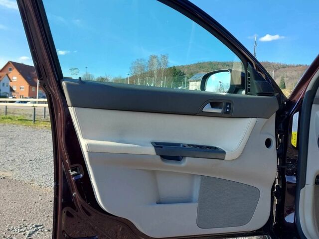 Червоний Вольво V50, об'ємом двигуна 2 л та пробігом 269 тис. км за 5500 $, фото 9 на Automoto.ua