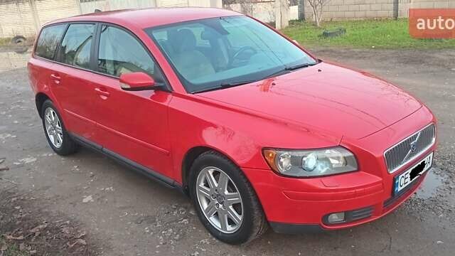 Червоний Вольво V50, об'ємом двигуна 2 л та пробігом 230 тис. км за 3500 $, фото 2 на Automoto.ua