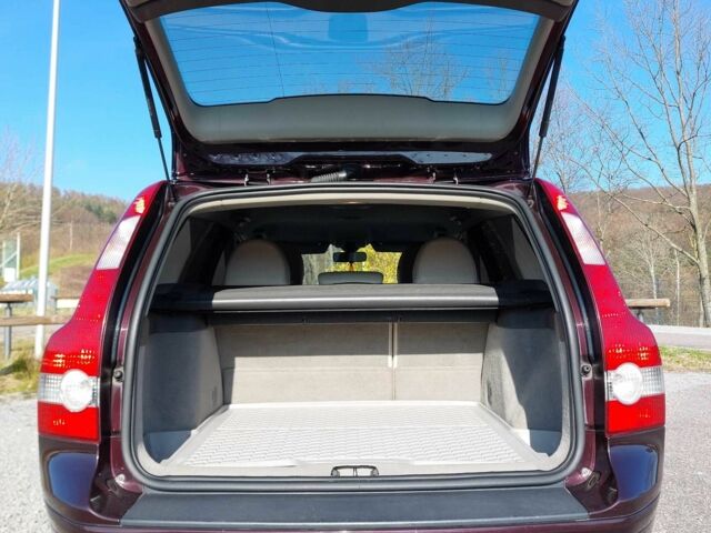 Червоний Вольво V50, об'ємом двигуна 2 л та пробігом 269 тис. км за 5500 $, фото 18 на Automoto.ua