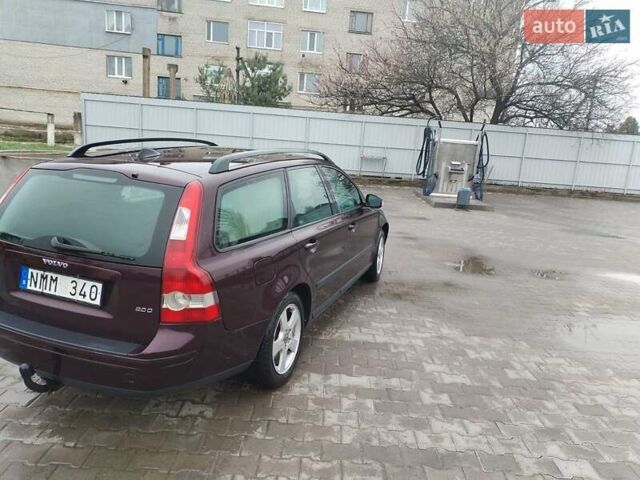 Червоний Вольво V50, об'ємом двигуна 2 л та пробігом 250 тис. км за 3350 $, фото 6 на Automoto.ua