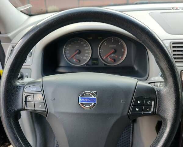 Вольво В50 2006 в Луцке на Automoto.ua Красный Вольво В50, объемом двигателя 2 л и пробегом 400 тыс. км за 5300 $, фото 16 на Automoto.ua