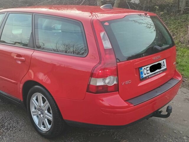 Червоний Вольво V50, об'ємом двигуна 2 л та пробігом 230 тис. км за 2500 $, фото 2 на Automoto.ua