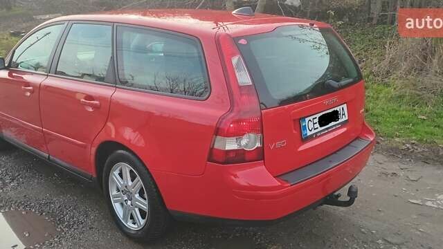 Червоний Вольво V50, об'ємом двигуна 2 л та пробігом 230 тис. км за 3500 $, фото 1 на Automoto.ua