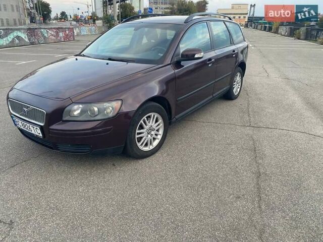 Червоний Вольво V50, об'ємом двигуна 1.56 л та пробігом 326 тис. км за 7300 $, фото 2 на Automoto.ua