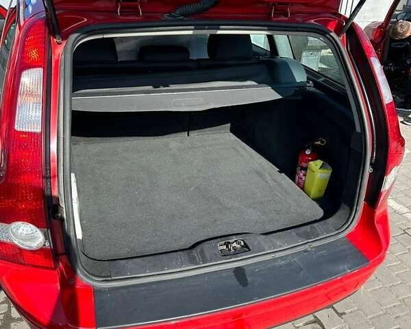 Красный Вольво В50, объемом двигателя 1.8 л и пробегом 281 тыс. км за 5300 $, фото 14 на Automoto.ua