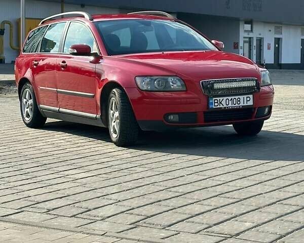 Красный Вольво В50, объемом двигателя 1.8 л и пробегом 281 тыс. км за 5300 $, фото 11 на Automoto.ua