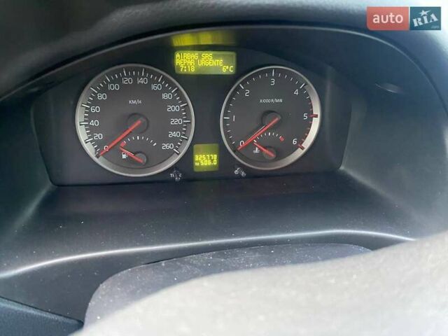 Червоний Вольво V50, об'ємом двигуна 1.56 л та пробігом 326 тис. км за 7300 $, фото 15 на Automoto.ua