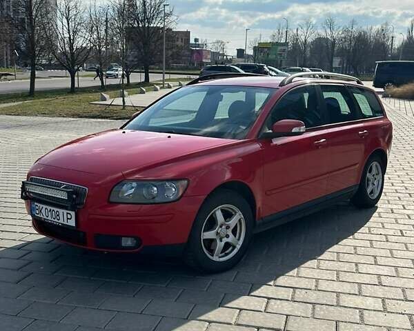 Красный Вольво В50, объемом двигателя 1.8 л и пробегом 281 тыс. км за 5300 $, фото 7 на Automoto.ua