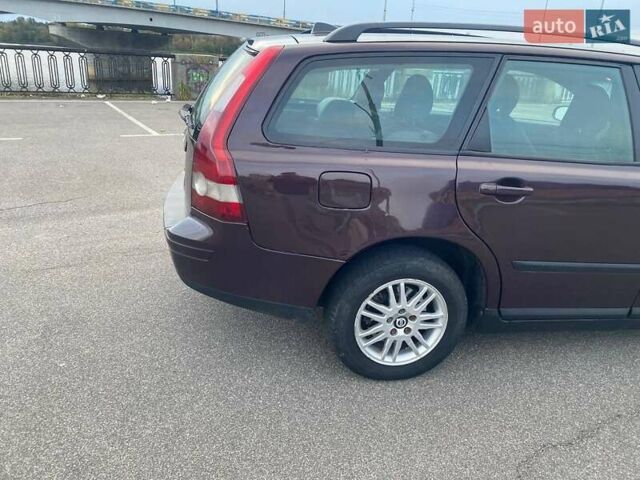 Червоний Вольво V50, об'ємом двигуна 1.56 л та пробігом 326 тис. км за 7300 $, фото 7 на Automoto.ua