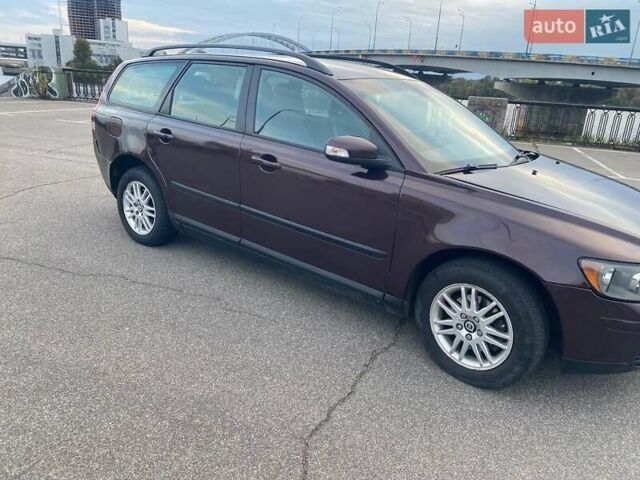 Червоний Вольво V50, об'ємом двигуна 1.56 л та пробігом 326 тис. км за 7300 $, фото 6 на Automoto.ua