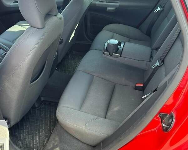 Красный Вольво В50, объемом двигателя 1.8 л и пробегом 281 тыс. км за 5300 $, фото 10 на Automoto.ua