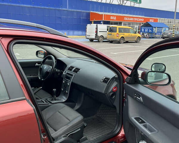 Красный Вольво В50, объемом двигателя 1.6 л и пробегом 384 тыс. км за 6299 $, фото 6 на Automoto.ua