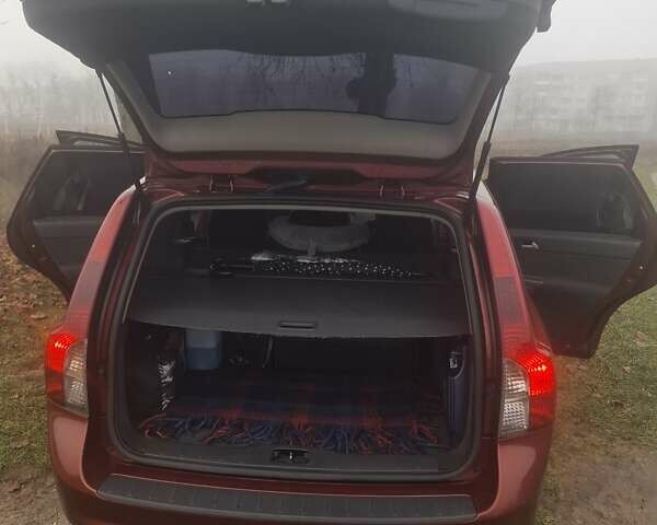 Красный Вольво В50, объемом двигателя 2 л и пробегом 244 тыс. км за 6200 $, фото 18 на Automoto.ua