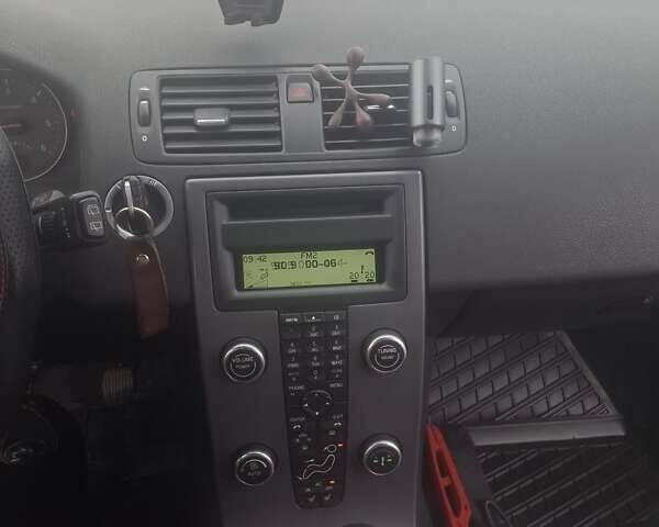 Красный Вольво В50, объемом двигателя 2 л и пробегом 244 тыс. км за 6200 $, фото 10 на Automoto.ua