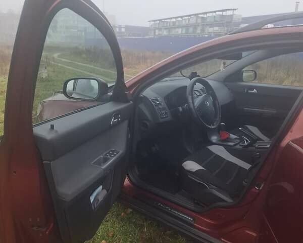 Красный Вольво В50, объемом двигателя 2 л и пробегом 244 тыс. км за 6200 $, фото 17 на Automoto.ua