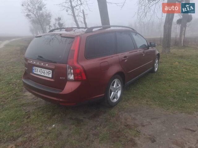 Красный Вольво В50, объемом двигателя 2 л и пробегом 244 тыс. км за 6200 $, фото 6 на Automoto.ua