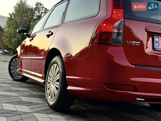 Червоний Вольво V50, об'ємом двигуна 1.6 л та пробігом 173 тис. км за 7700 $, фото 8 на Automoto.ua