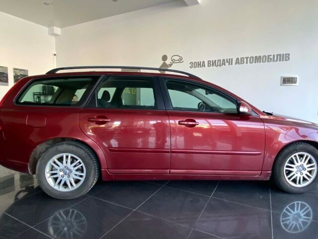 Красный Вольво В50, объемом двигателя 1.6 л и пробегом 290 тыс. км за 7400 $, фото 7 на Automoto.ua