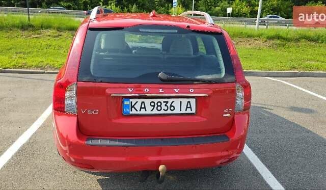 Вольво В50 2010 в Киеве на Automoto.ua Красный Вольво В50, объемом двигателя 1.6 л и пробегом 290 тыс. км за 8500 $, фото 5 на Automoto.ua