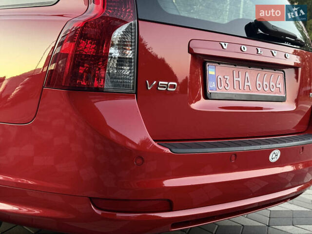 Червоний Вольво V50, об'ємом двигуна 1.6 л та пробігом 173 тис. км за 7700 $, фото 26 на Automoto.ua
