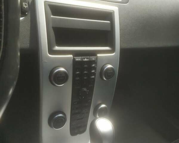 Красный Вольво В50, объемом двигателя 1.6 л и пробегом 312 тыс. км за 8350 $, фото 32 на Automoto.ua