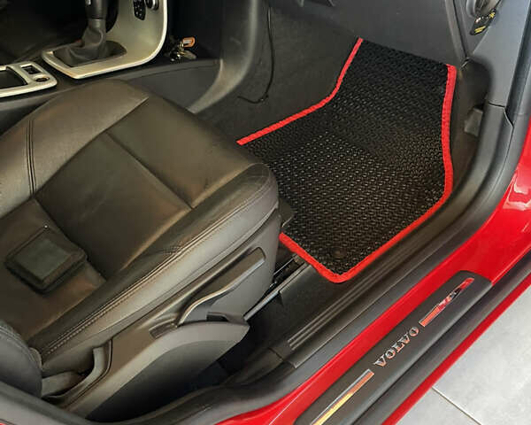 Красный Вольво В50, объемом двигателя 1.6 л и пробегом 270 тыс. км за 7999 $, фото 8 на Automoto.ua