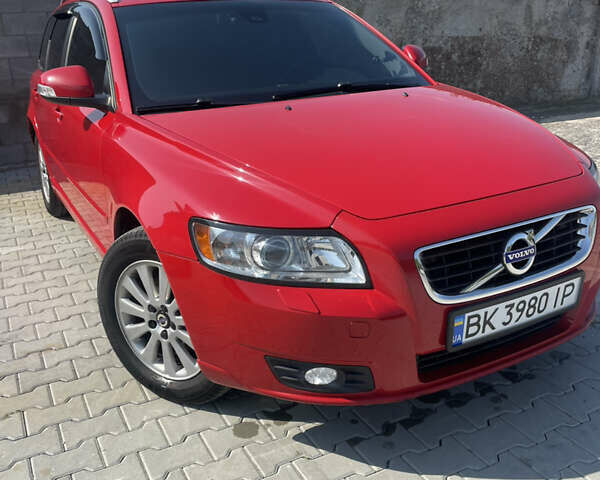 Красный Вольво В50, объемом двигателя 1.6 л и пробегом 270 тыс. км за 7999 $, фото 19 на Automoto.ua