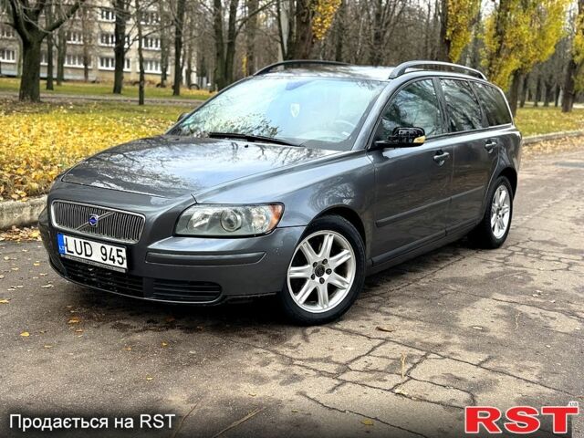 Вольво В50, объемом двигателя 2 л и пробегом 306 тыс. км за 2700 $, фото 2 на Automoto.ua