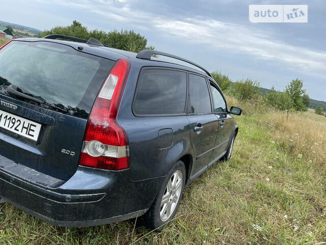 Вольво В50, объемом двигателя 2 л и пробегом 210 тыс. км за 5600 $, фото 2 на Automoto.ua