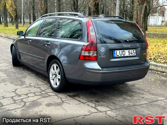 Вольво В50, объемом двигателя 2 л и пробегом 306 тыс. км за 2700 $, фото 3 на Automoto.ua