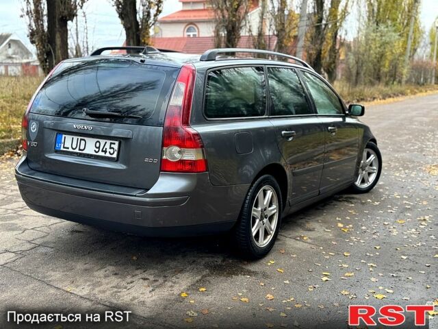 Вольво В50, объемом двигателя 2 л и пробегом 306 тыс. км за 2700 $, фото 4 на Automoto.ua