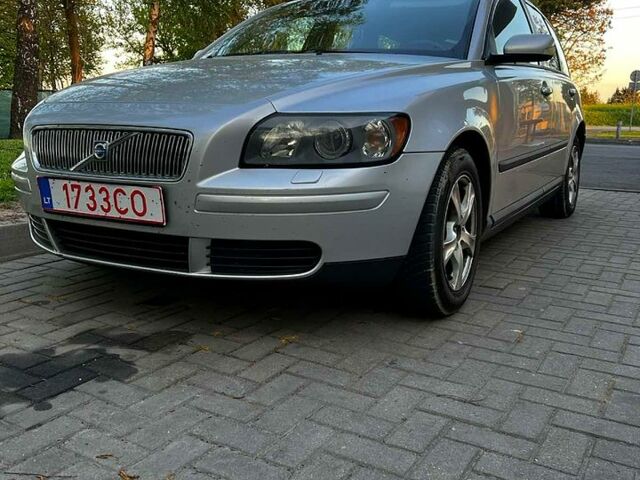 Вольво В50, объемом двигателя 1.6 л и пробегом 0 тыс. км за 3350 $, фото 4 на Automoto.ua